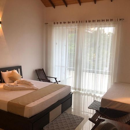 Chathu Holiday Home แคนดี้ ภายนอก รูปภาพ
