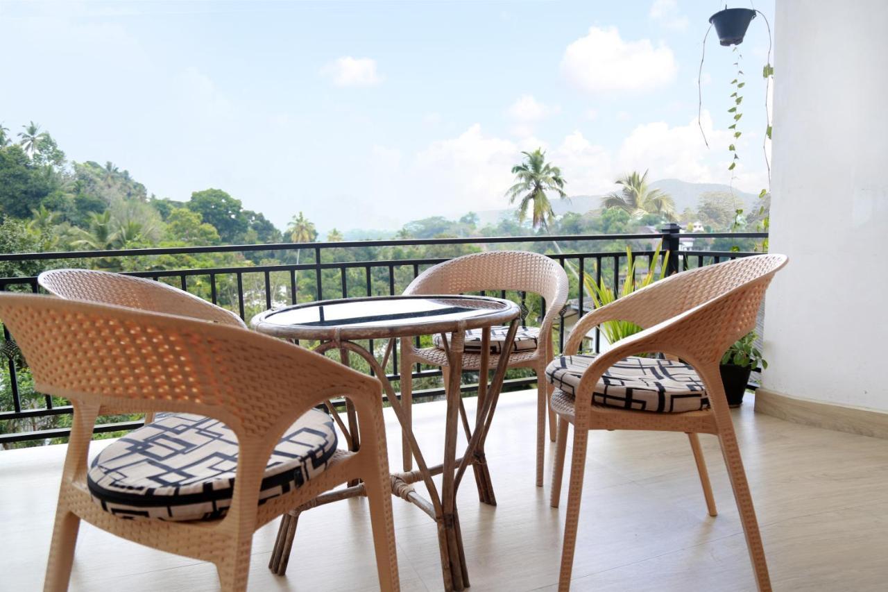 Chathu Holiday Home แคนดี้ ภายนอก รูปภาพ