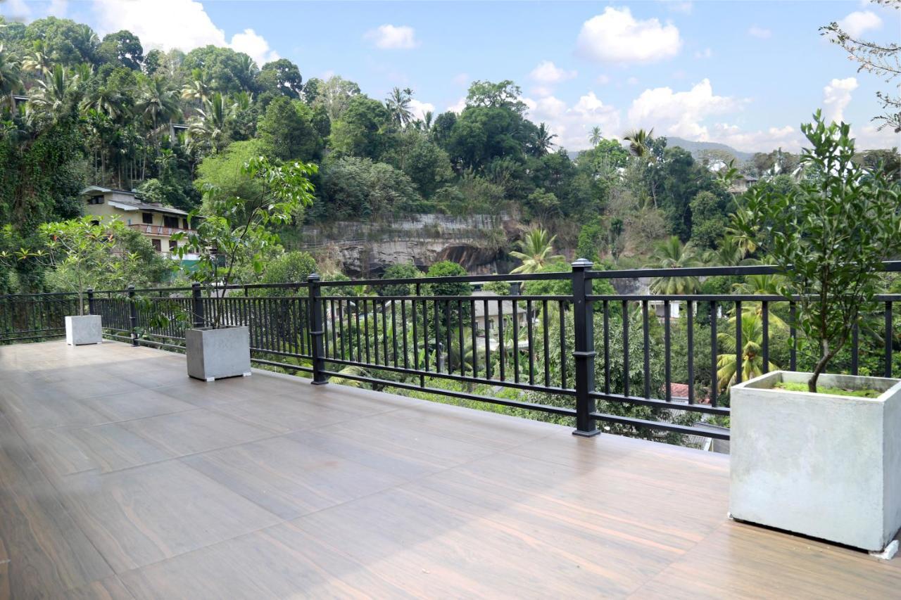 Chathu Holiday Home แคนดี้ ภายนอก รูปภาพ