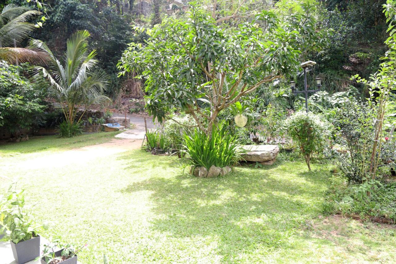 Chathu Holiday Home แคนดี้ ภายนอก รูปภาพ