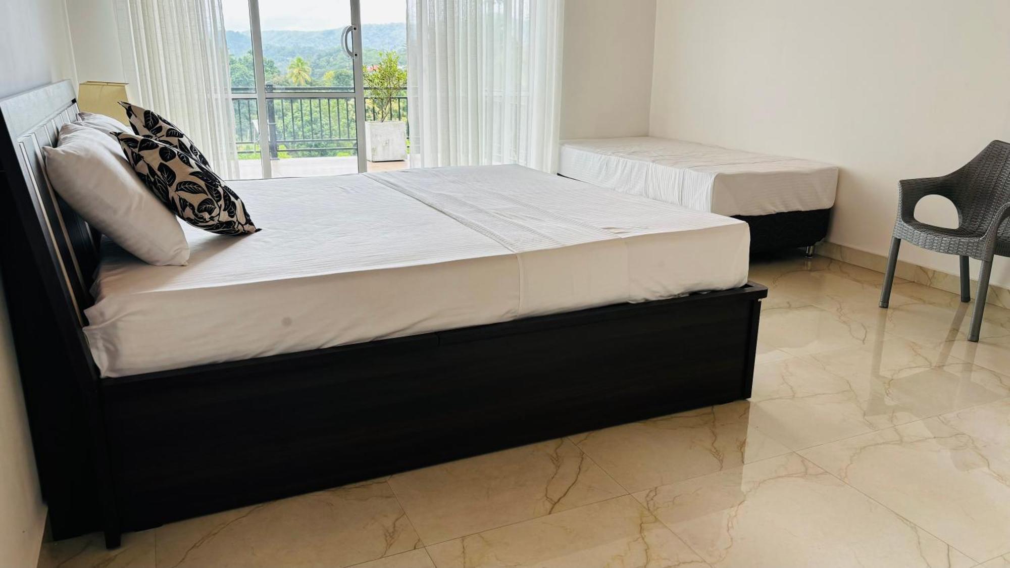 Chathu Holiday Home แคนดี้ ภายนอก รูปภาพ